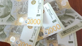 Stiže 10.000 dinara