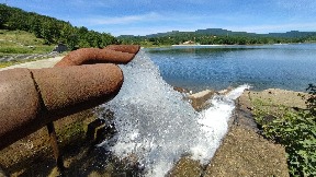 "Ubacivanje" vode u jezero