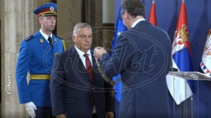 Vučić odlikovao Orbana
