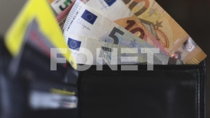 Prosečna plata 814 evra