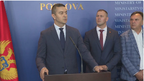 Odlazak sa čela policije