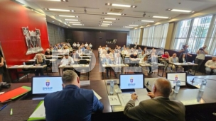 I NS za kadnidata SNS