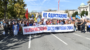 Predsednik da dođe da predaje