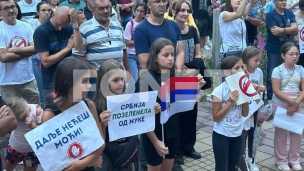Cvejić: Protesti muče Vučića