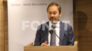 Srbi da se vrate u institucije