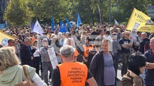 Kolona krenula ka vladi 