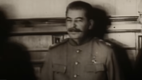 Otkriva se spomenik Staljinu