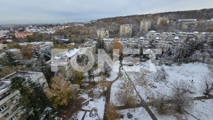 Sunčano, umeren južni vetar