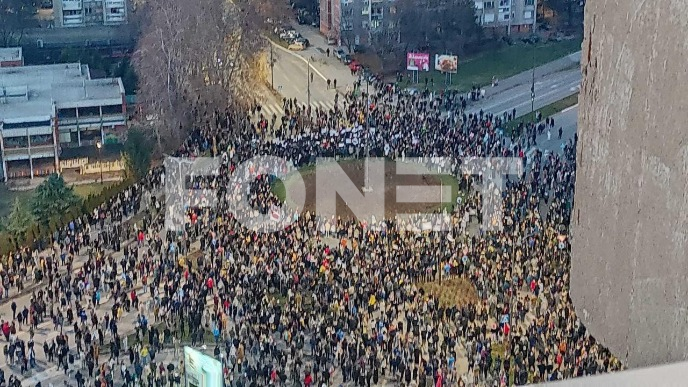 Nišlije u povorci do tvrđave