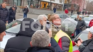 Šipkom na učesnike blokade