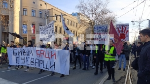 Kolona kod Pravnog ka Slaviji