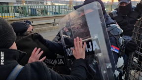 Guranje sa policijom