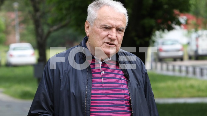 Zaglavljeni između istoka i zapada 