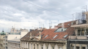 Toplo i oblačno, popodne kiša