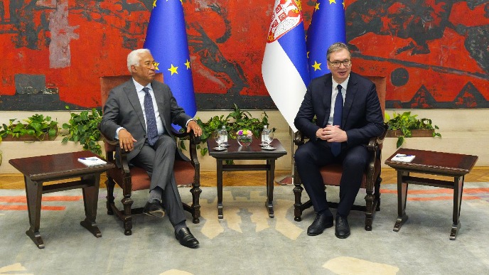 Počeo sastanak Vučića i Košte