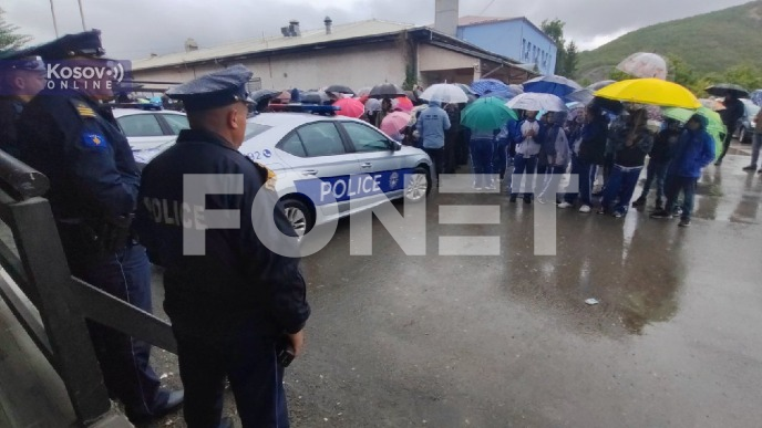 Protest ispred sportske hale