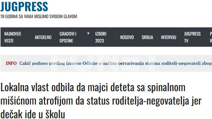 Protest ispred opštine