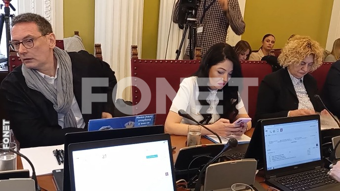 Ne odlučuju studenti