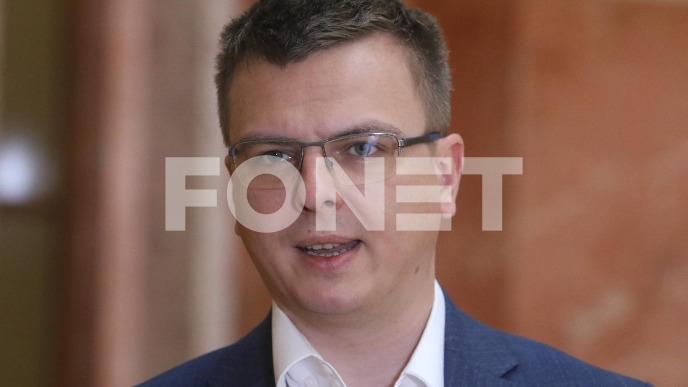 Vučić rasprodaje Srbiju