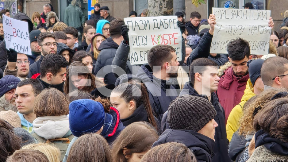 Ispiti u kafanama?