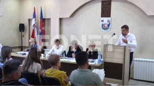 Bez sednice dok hapse decu