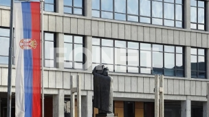 Pritisci podrivaju sudove 