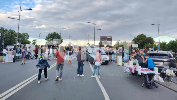 U blokadi "Trka privilegija"