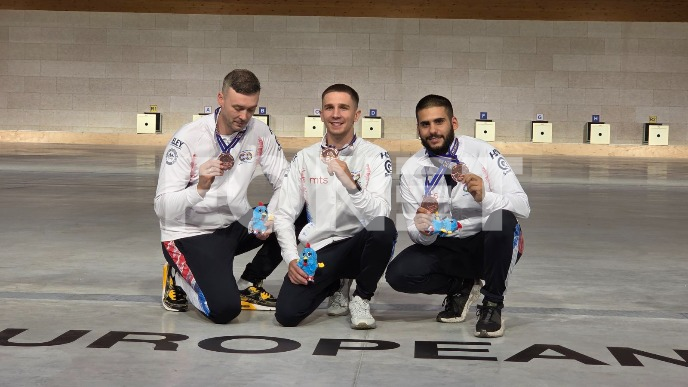 Dve bronze srpskim strelcima