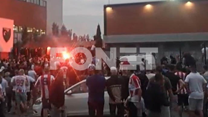 Tuča navijača i policije