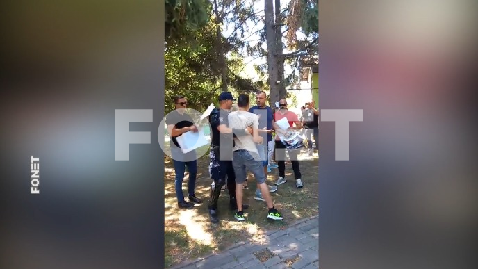 Napad zbog izložbe fotografija