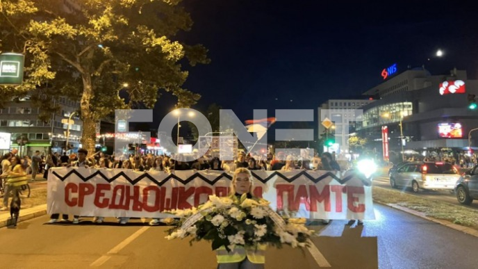 Položen venac kod stanice 