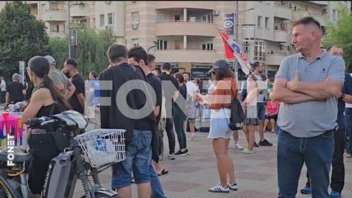 Hiljade ljudi u Novom Sadu