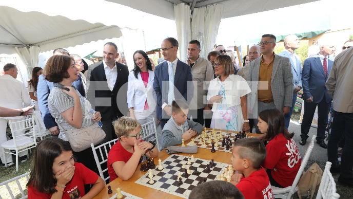 Dani porodice u Perlezu