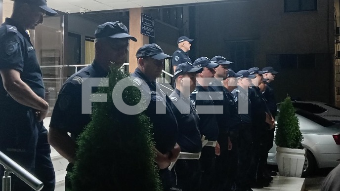 Policajci dostojni uniforme 