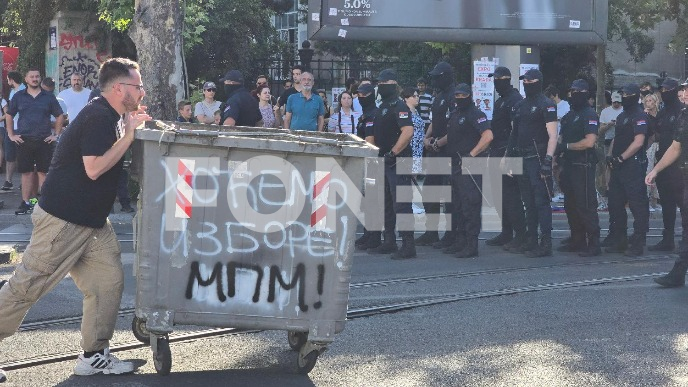 Bez otpora u autokratiju