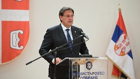 Srbija tuđe neće, svoje ne da 