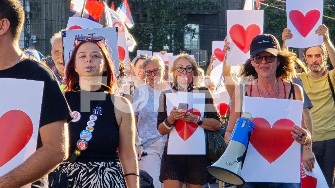 Političke promene prioritet