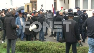 Povređena dva policajca