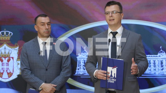 Srbi između čekića i nakovnja
