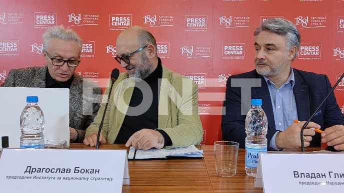 Studenti FDU uz Ansambl drame