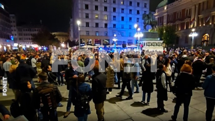 Mi guramo upravu napolje