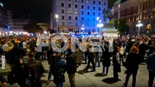 Mi guramo upravu napolje