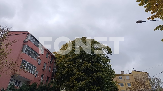 Oblačno, ponegde kiša