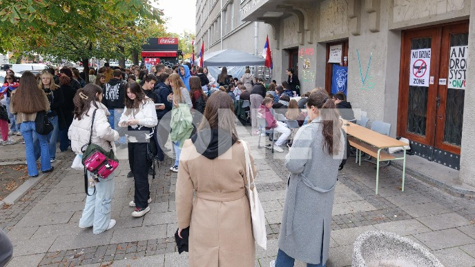Okupljanje kod Pete  Okupljanje kod Pete