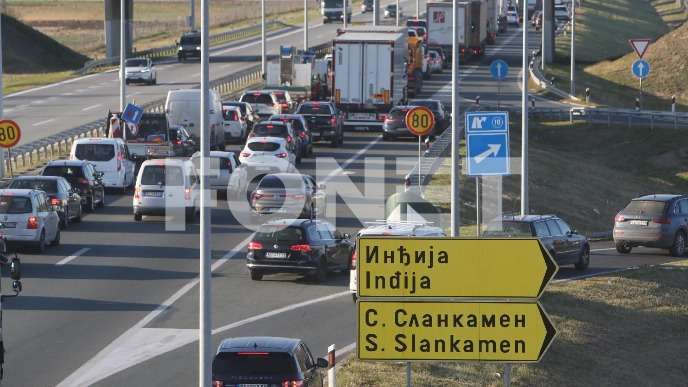 Na naplatnoj stanici 15 minuta