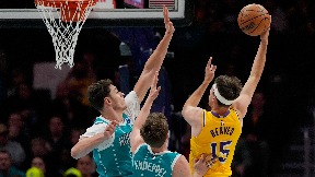 LA Lejkers - Šarlot 121:11