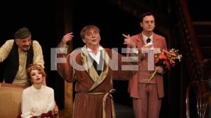 Čovek u čizmama od dima 