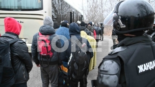 U dva kombija 48 migranata 