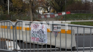 Ukloniti ogradu kod Skupštine