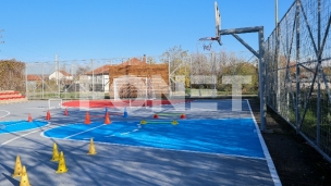 Obnovljen sportski teren